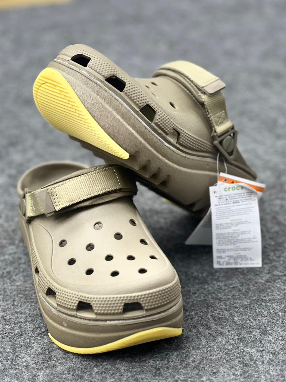 Crocs Classic Hiker Clog – Khaki / Lemon