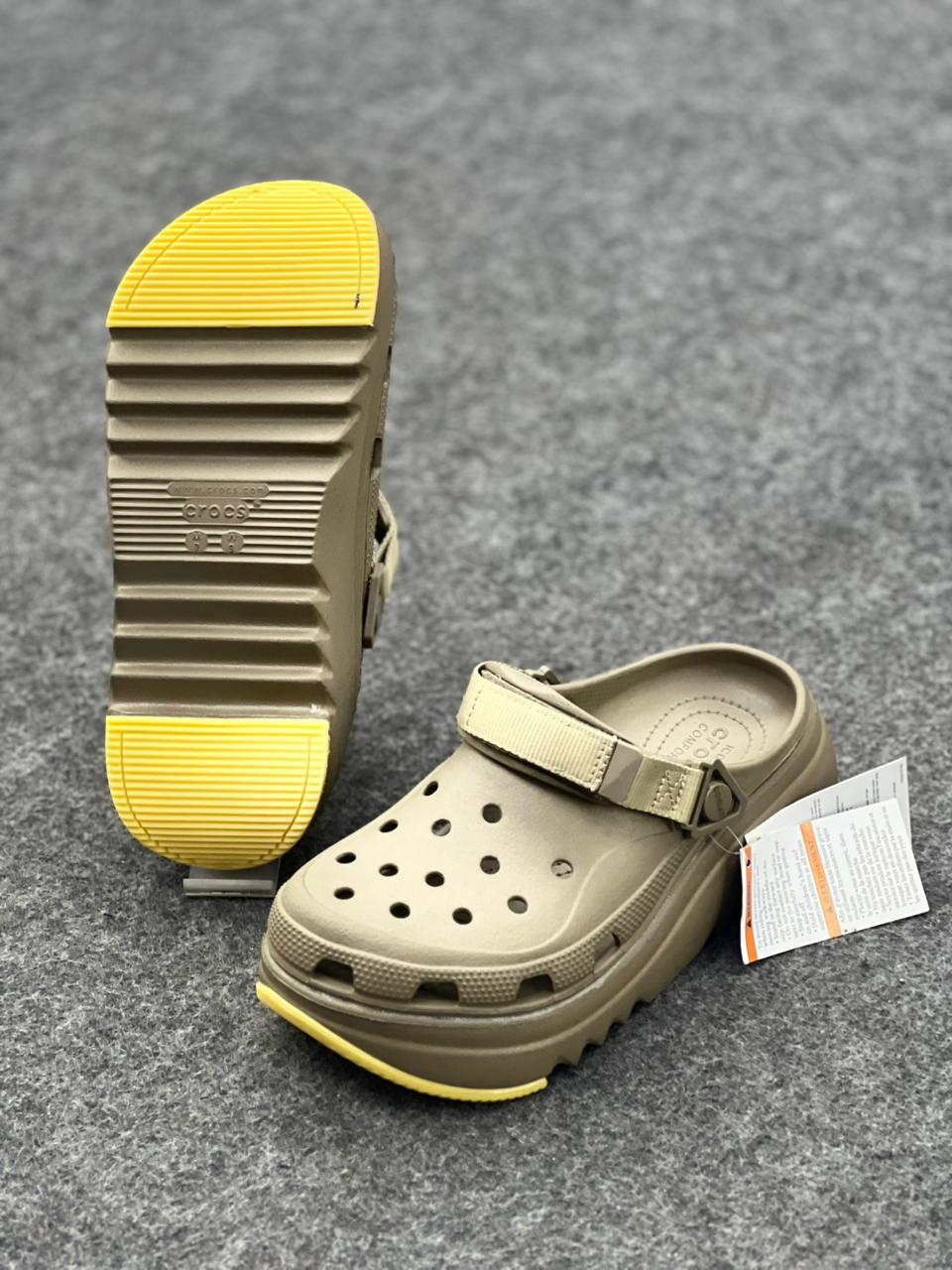 Crocs Classic Hiker Clog – Khaki / Lemon