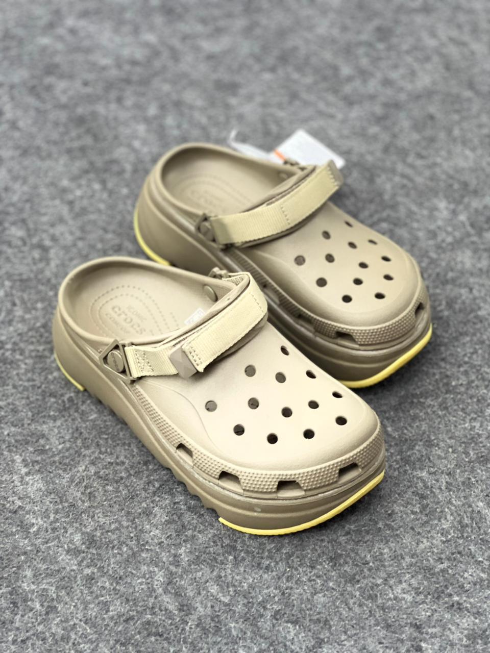 Crocs Classic Hiker Clog – Khaki / Lemon