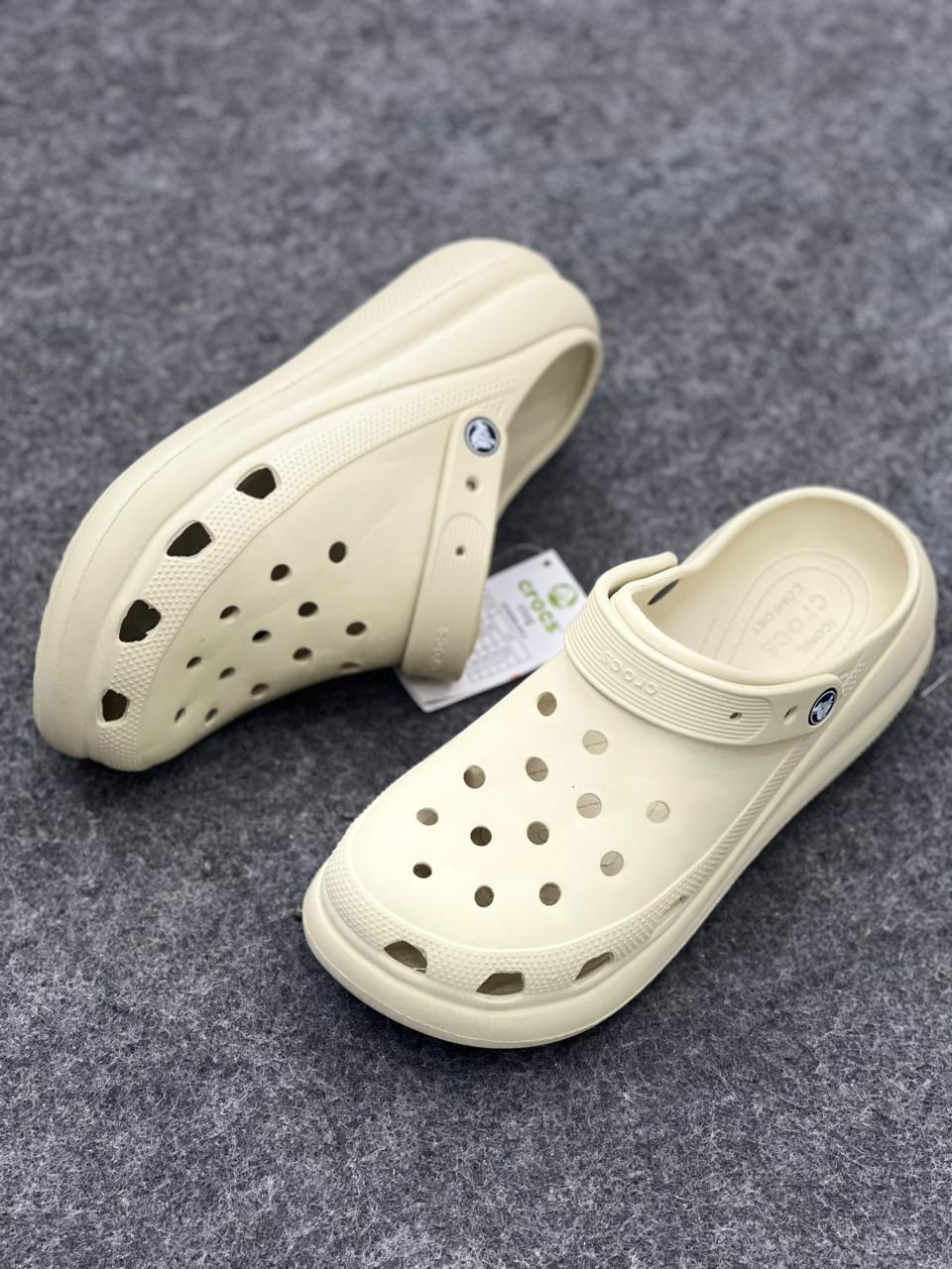 Crocs Classic Crush Clog – Bone