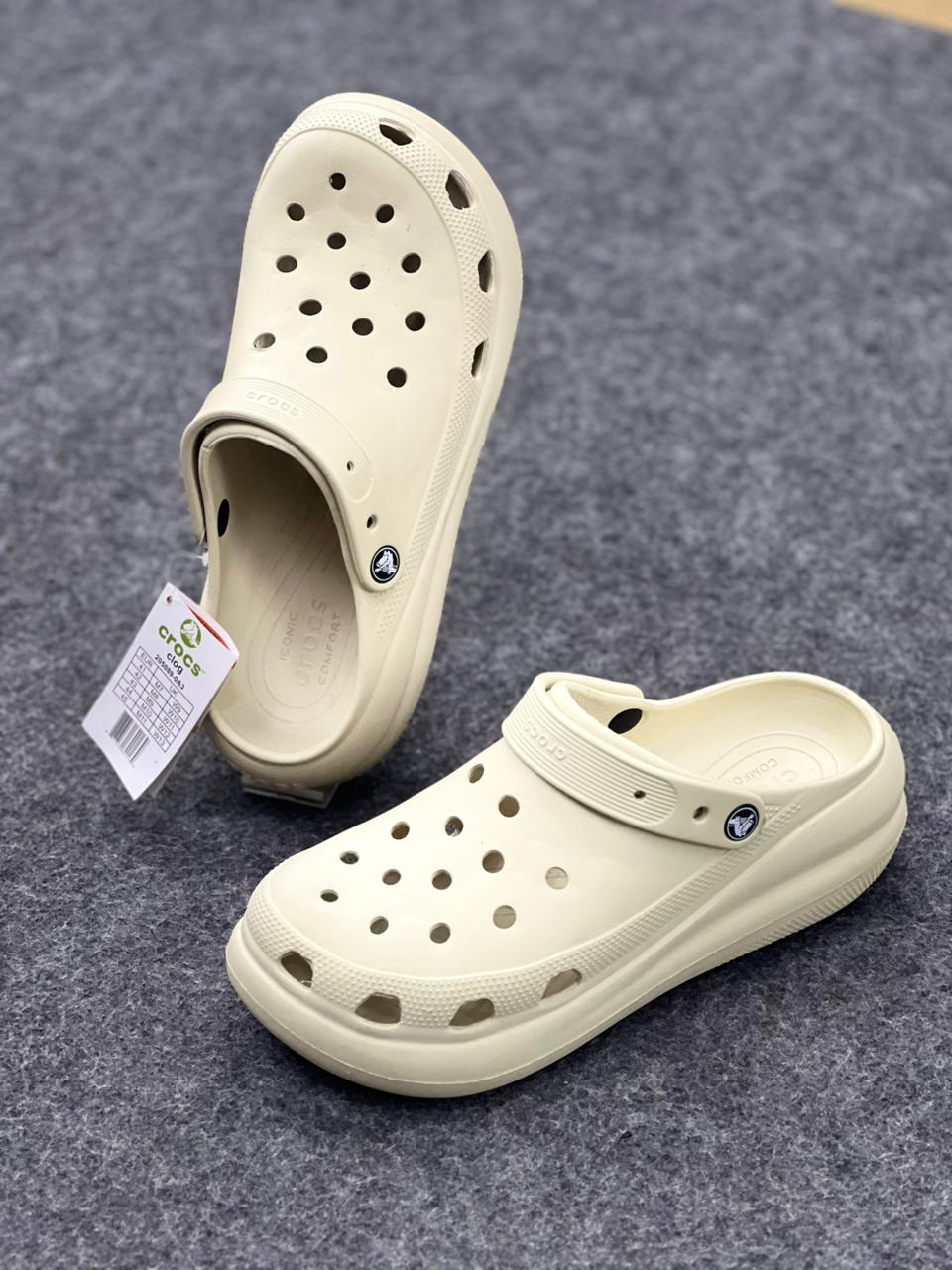 Crocs Classic Crush Clog – Bone