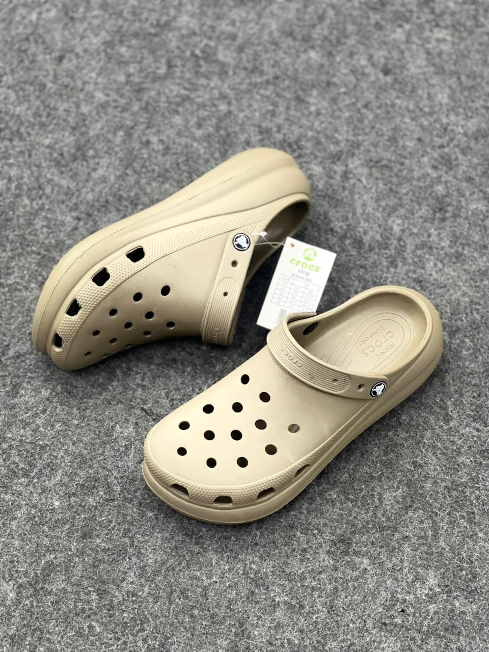 Crocs Classic Crush Clog – Khaki / Tan