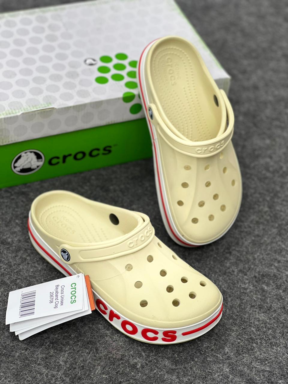 Crocs Bayaband Clog – Stucco & Red