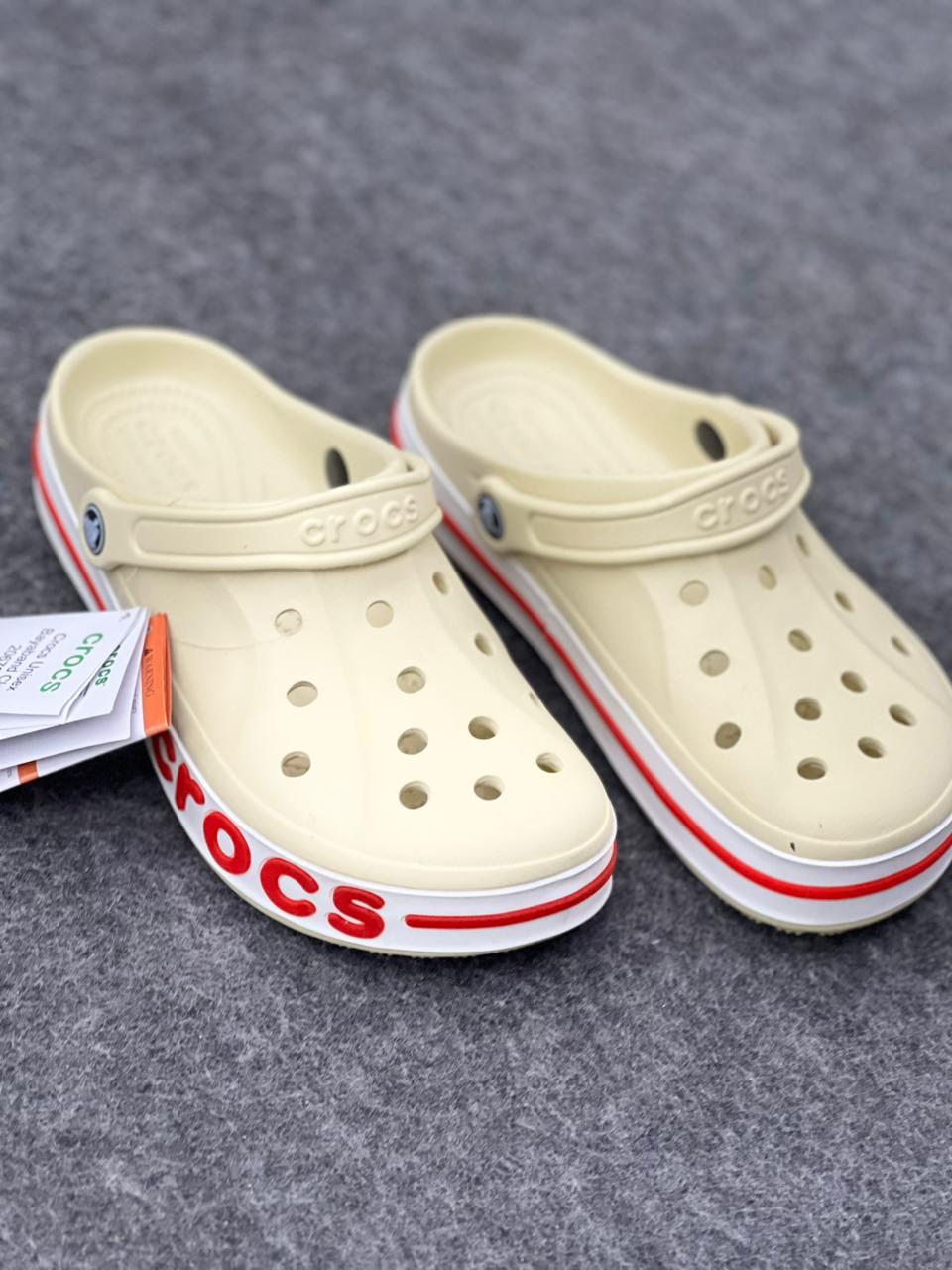 Crocs Bayaband Clog – Stucco & Red