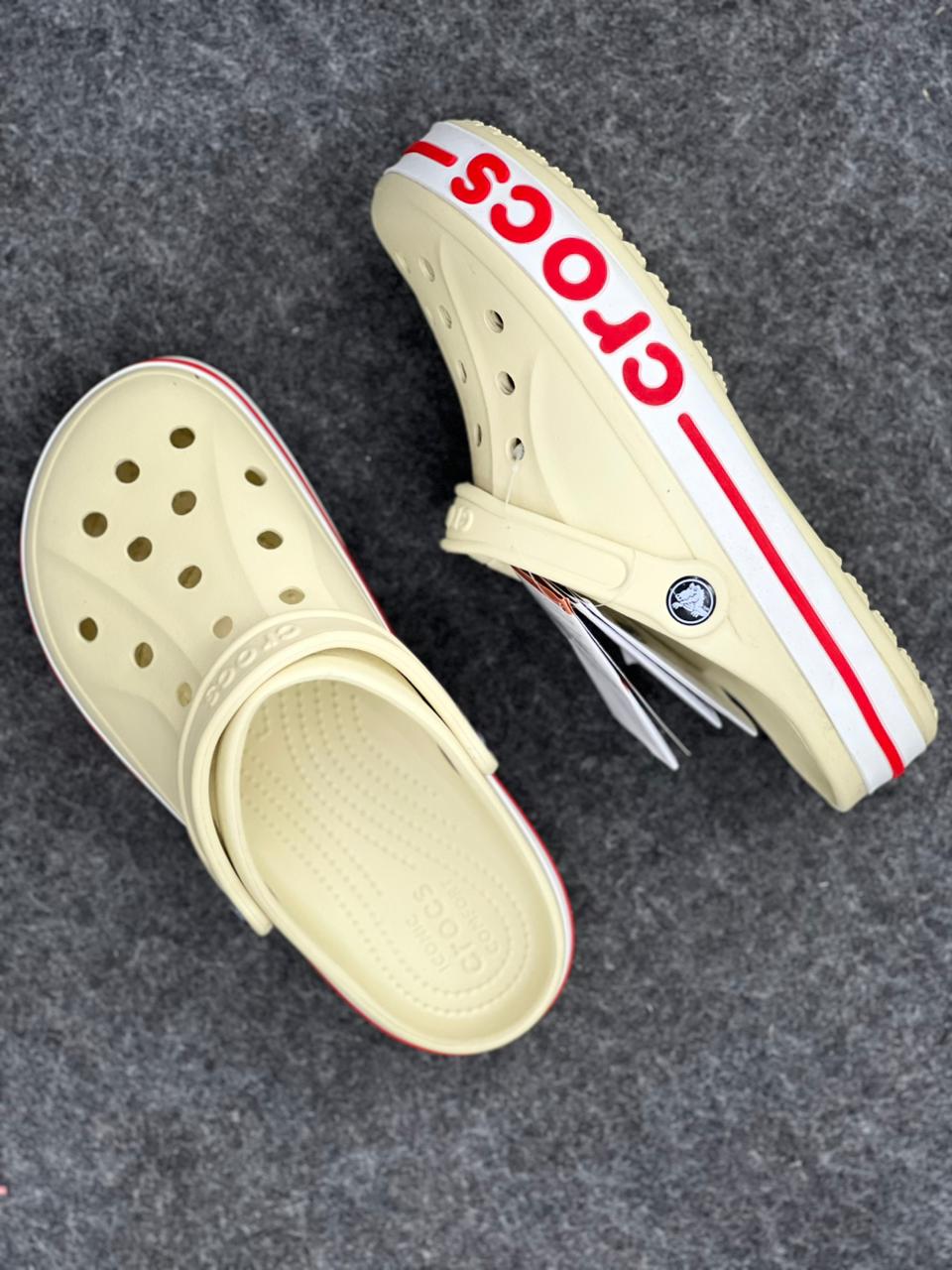 Crocs Bayaband Clog – Stucco & Red