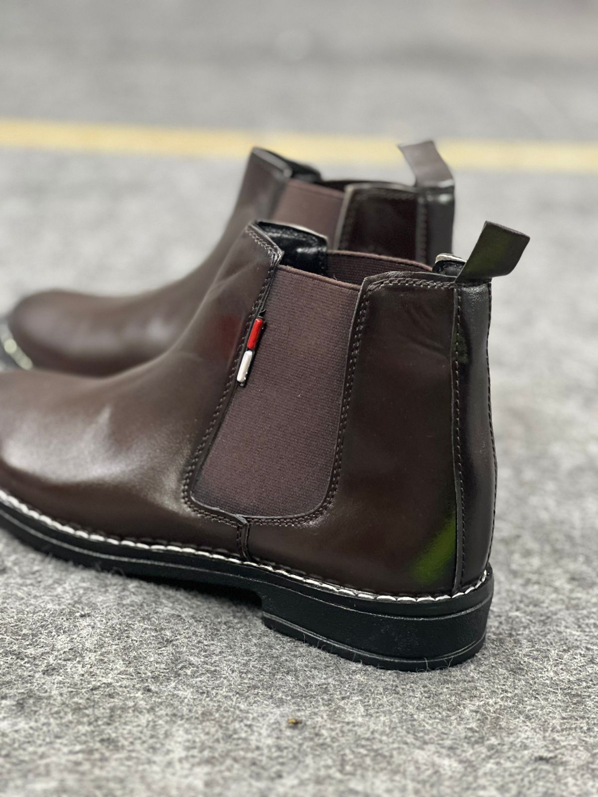 Men’s Burnished Leather Chelsea Boots – Deep Walnut