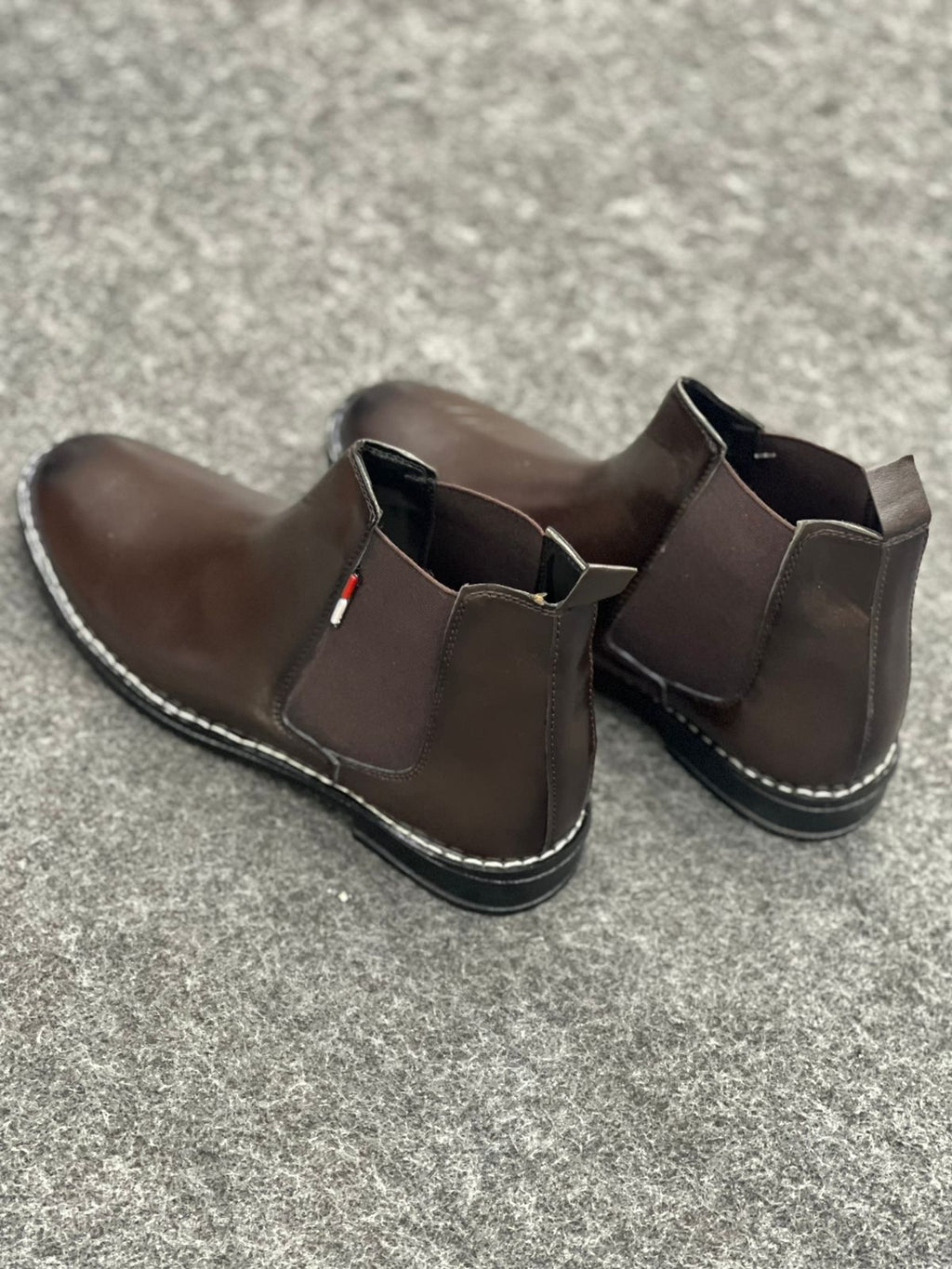 Men’s Burnished Leather Chelsea Boots – Deep Walnut