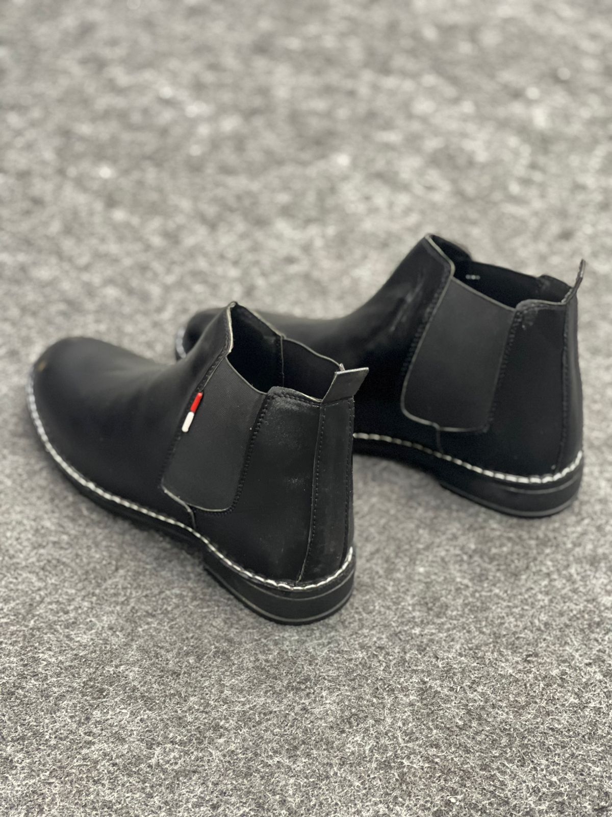 Signature Black Leather Chelsea Boots – Contrast Stitch Edition