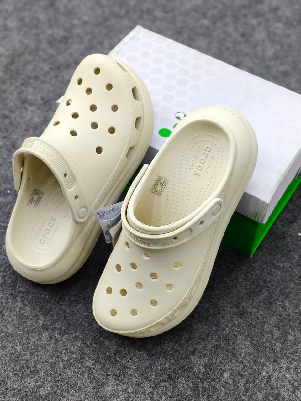 Crocs Classic Crush Clog – Bone / Vanilla