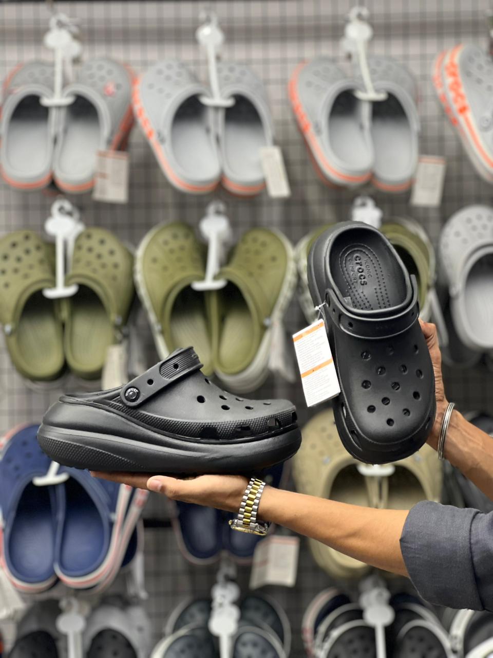 Classic Black Comfort Clogs | Lightweight Slip-On Casual Sandals
