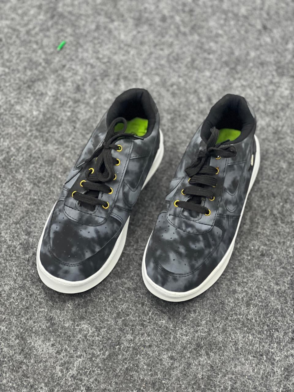 Men's Classic Brown Casual Sneakers