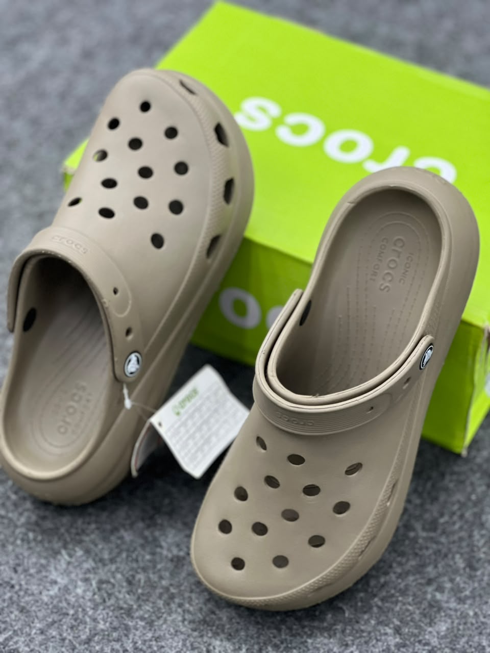 Crocs Classic Crush Clog – Khaki / Beige
