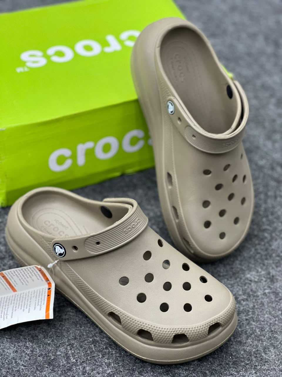 Crocs Classic Crush Clog – Khaki / Beige