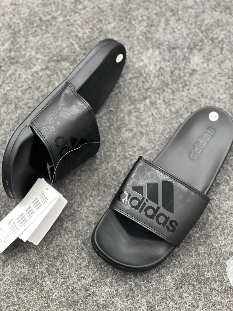 adidas Graphic Band Comfort Slides – All Black